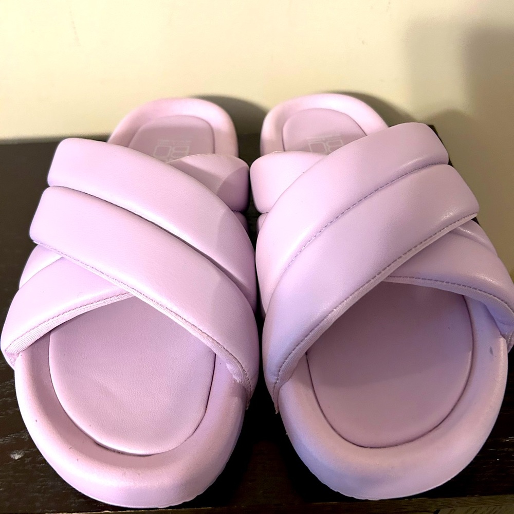 Do comfy slides size 8
